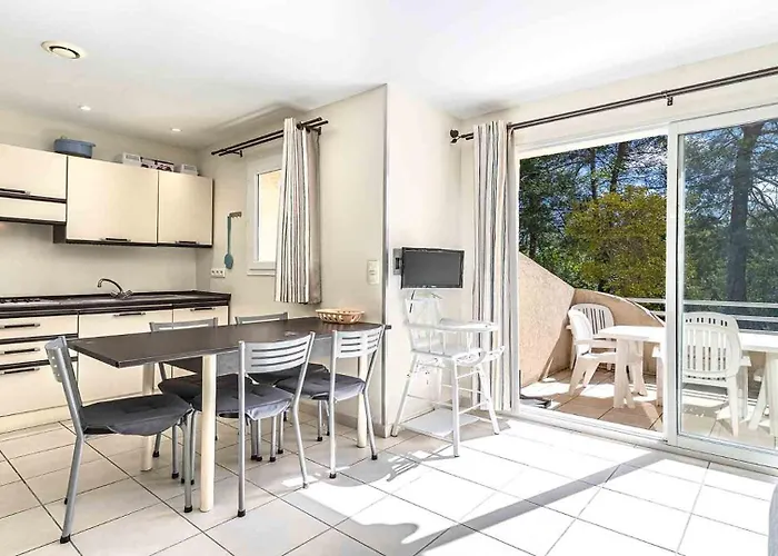 Lisa Maria D N38 2p5 別荘 *